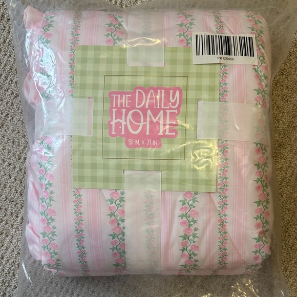 Daily Home Other - THE DAILY HOME - The Petalkiss Throw NWT